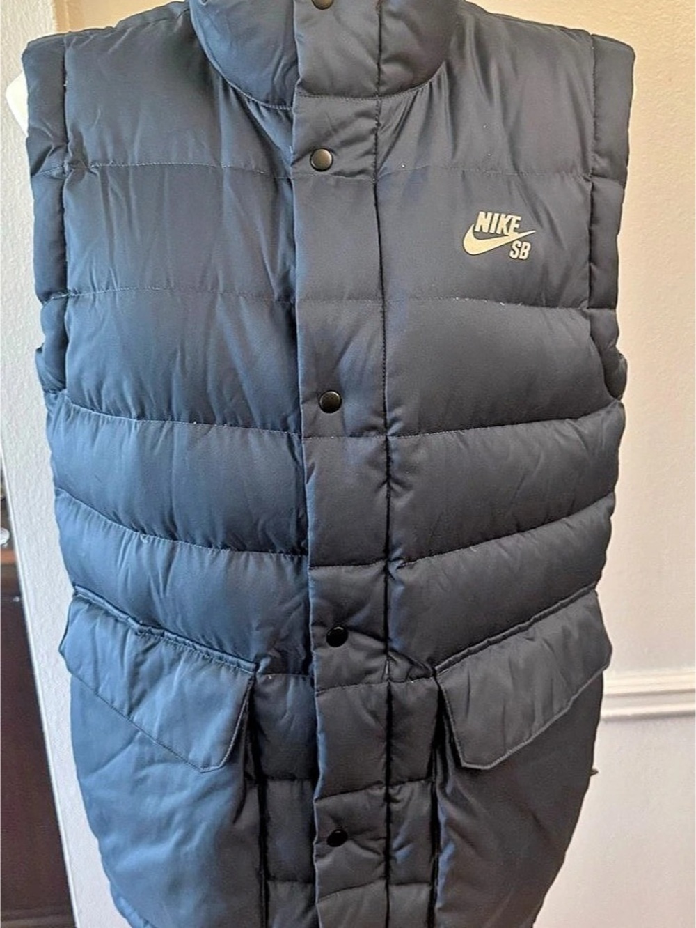 Nike SB 550 Down Fill Vest Puffer in Black Size Medium